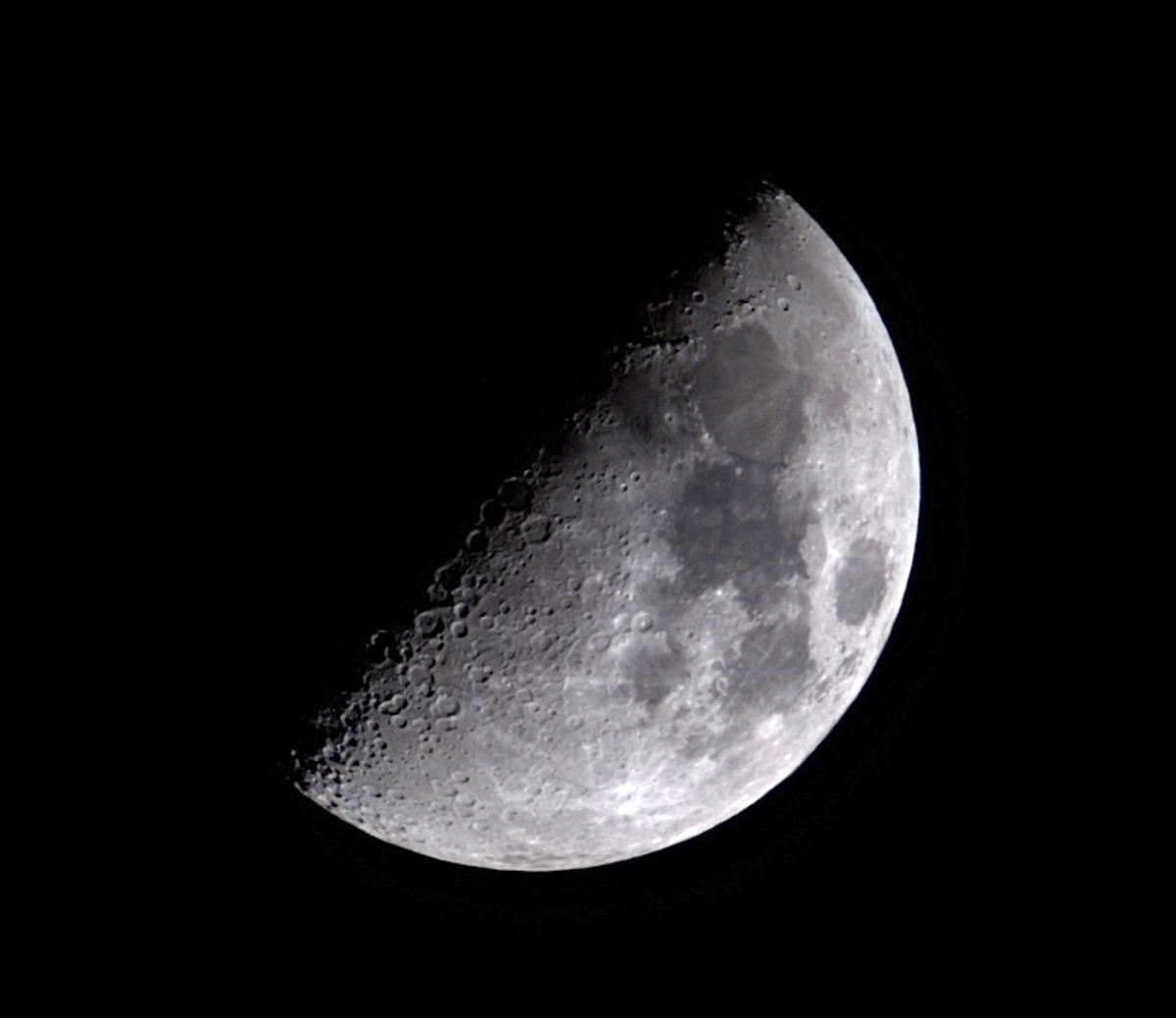 ZWO Seestar S30 Pro smart telescope Moon