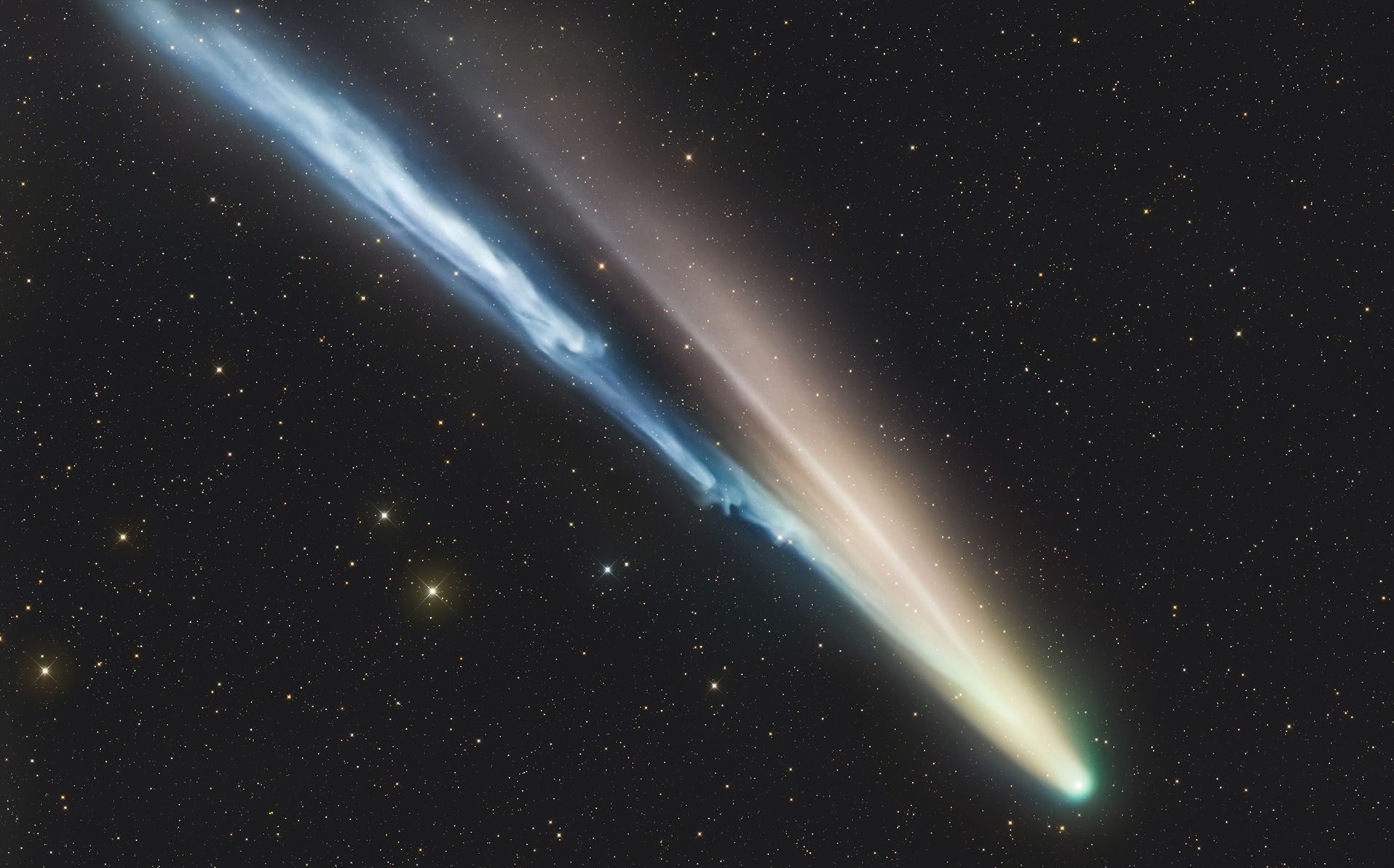 Comet C/2025 A6 (Lemmon) Julien DeWinter, Belgium and Landon Boehm, USA Highly commended, Planets, Comets & Asteroids