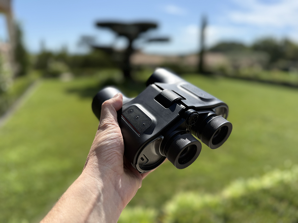 unistellar envision smart binoculars scale