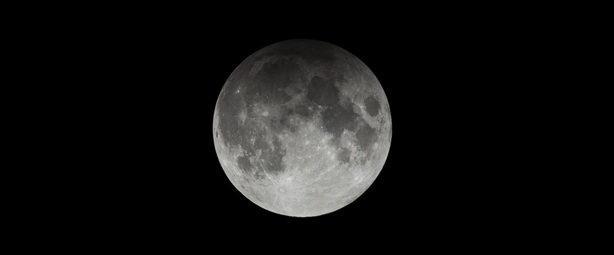 See a partial lunar eclipse in the UK this weekend, 28 October 2023. Credit: Jacek Kadaj / Getty Images