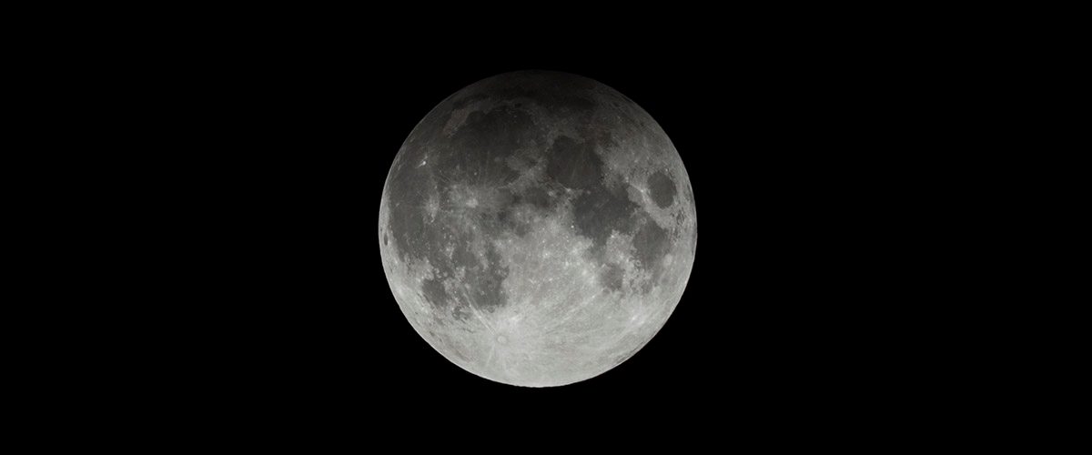 See a partial lunar eclipse in the UK this weekend, 28 October 2023. Credit: Jacek Kadaj / Getty Images