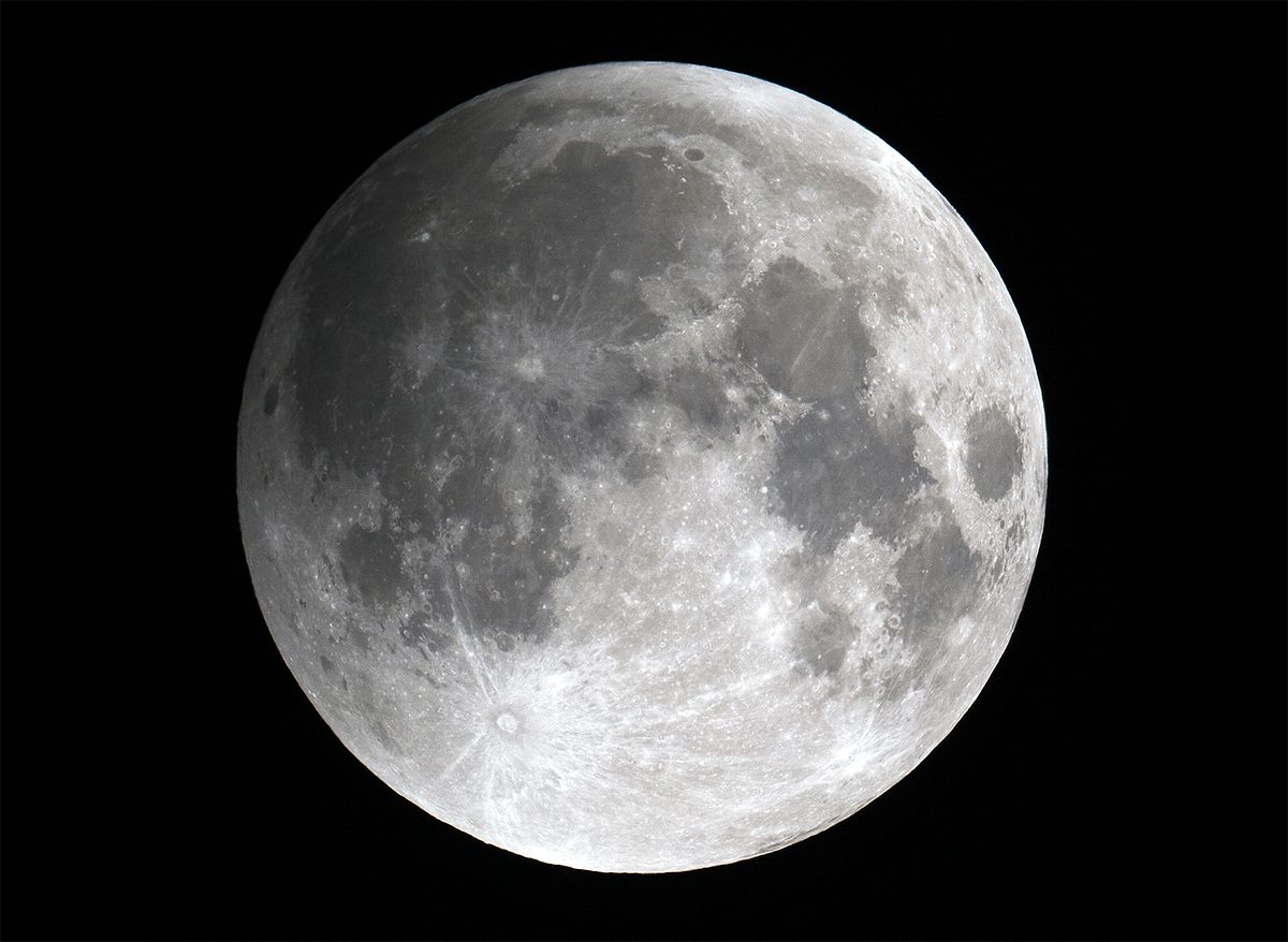 As the Moon moves deeper into Earth’s penumbral shadow, it appears as though a dark bite is being taken out of the Moon. Credit: Pete Lawrence
