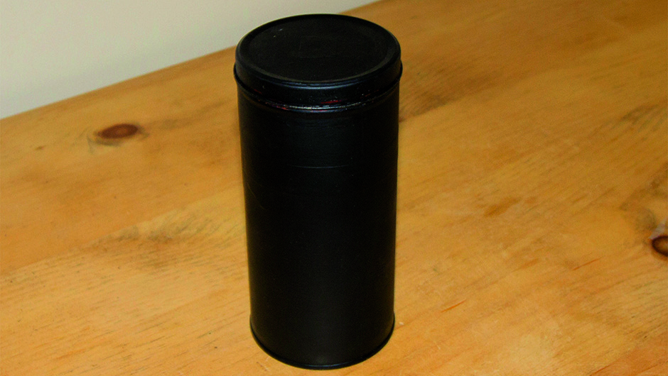 How to make a pinhole camera step 01