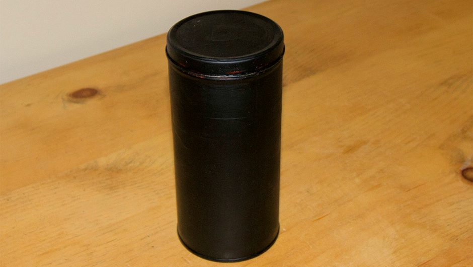 How to make a pinhole camera step 01