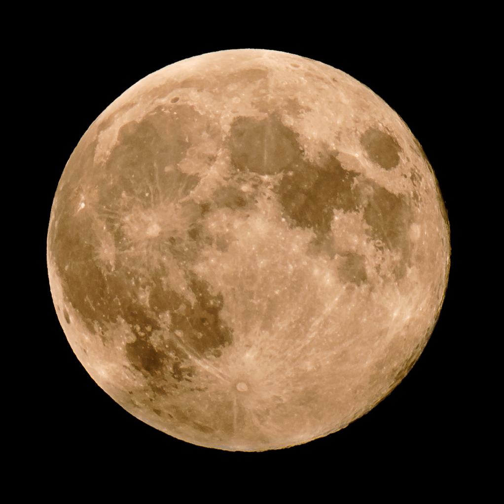 Harvest Moon by Tom Howard, Crawley, Sussex, UK. Equipment: Nikon D7000, TS 65mm quadruplet refractor, AZ4 mount.