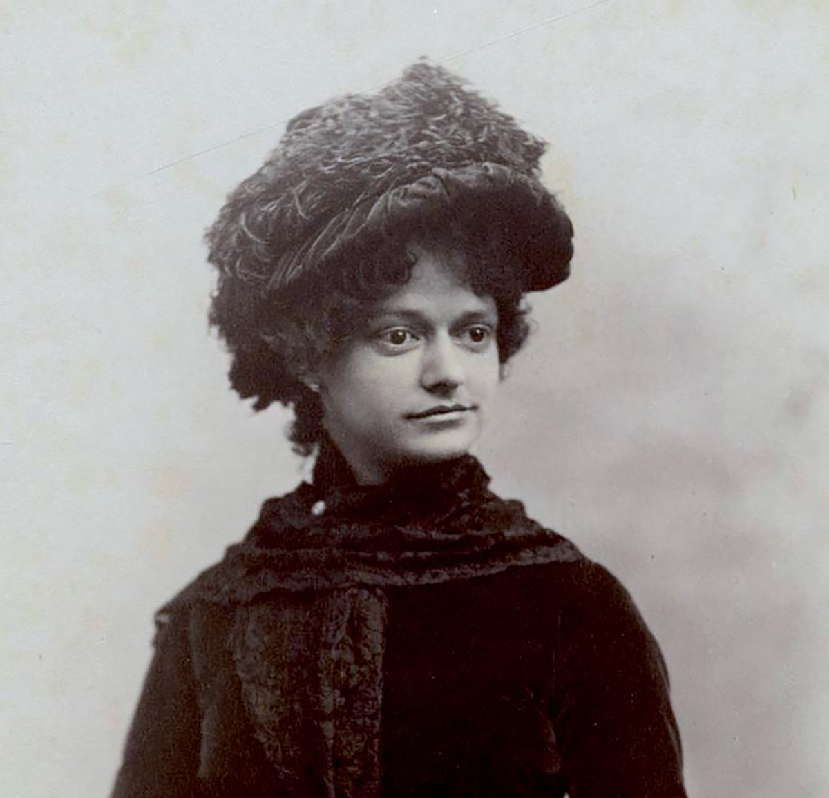 Mabel Loomis Todd photographed by John Lyman Lovell. Manuscripts and Archives, Yale University Library