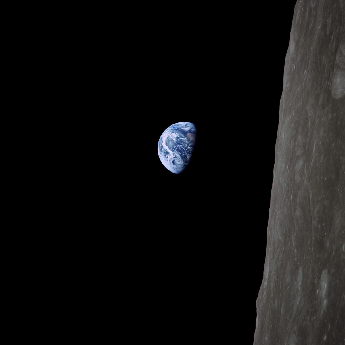Apollo 8 astronaut Bill Anders' famous photograph of Earth. No rings! Credit: NASA / restored by Toby Ord