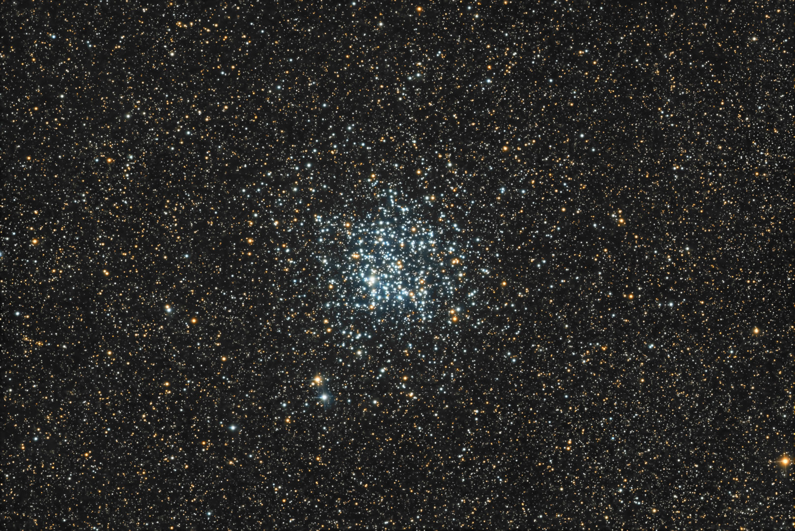 The Wild Duck Cluster, M11 Massimo Di Fusco, captured remotely via Telescope Live, Rio Hurtado Valley, Chile, 4 April 2025 Equipment: QHY600M camera, PlaneWave CDK24 astrograph, Mathis MI-1000/1250 mount