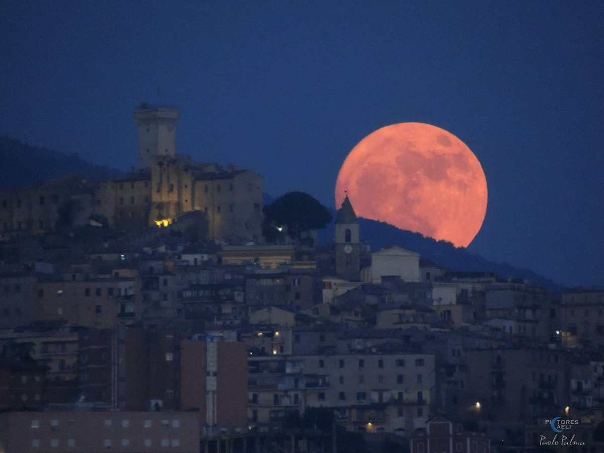 Strawberry Moon captured by Paolo Palma, Palombara Sabina, Roma, Italy, 10 June 2025. Equipment: Nikon Coolpix p510 camera