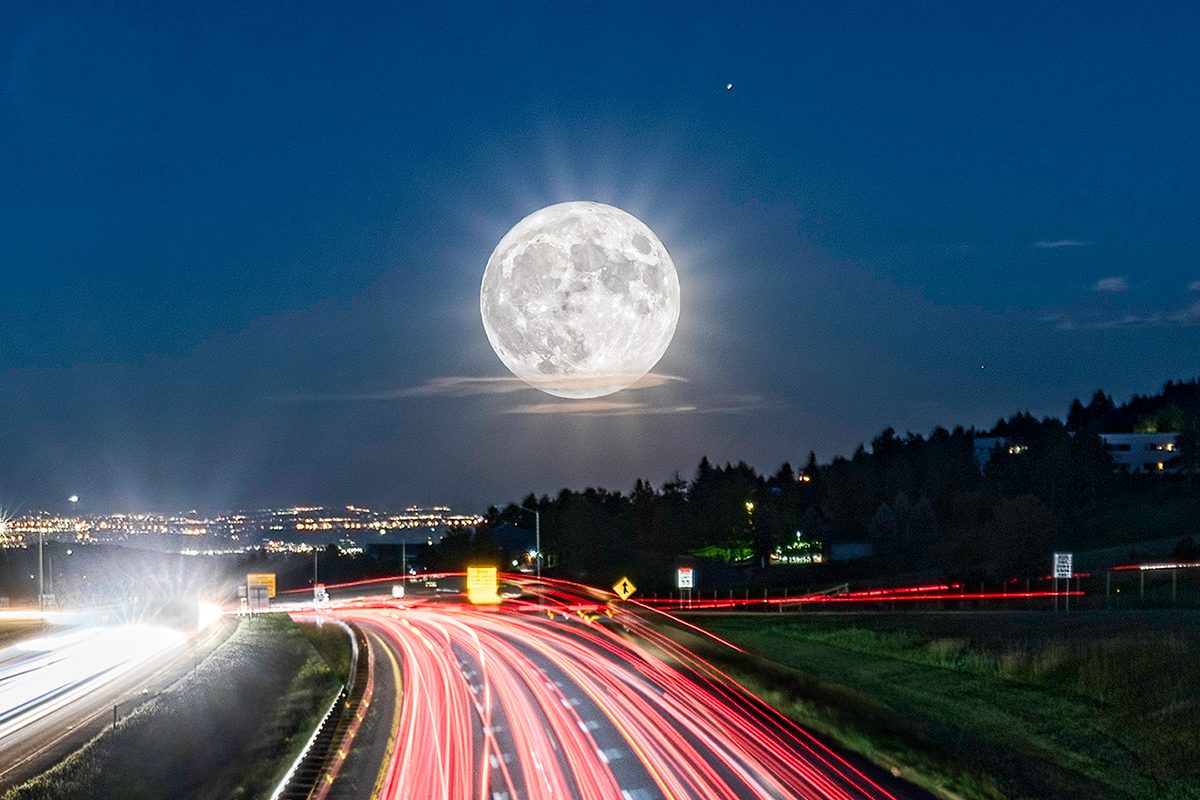 An enormous, low-lying fool Moon. Credit: Brad McGinley Photography / Getty Images