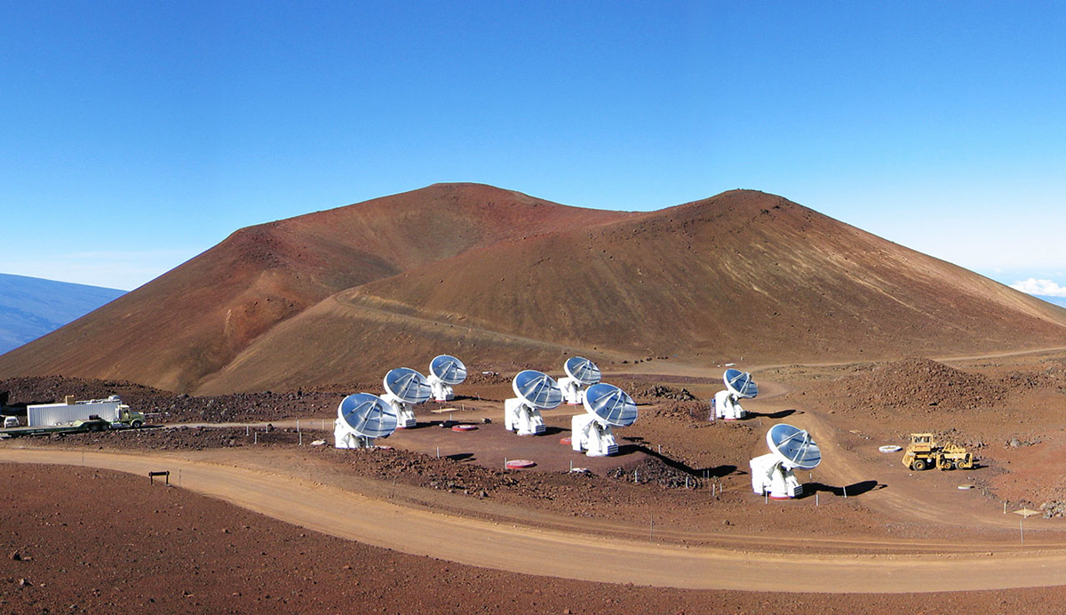 Submillimeter Array observatory on Maunakea, Hawaii. Credit: J. Weintroub