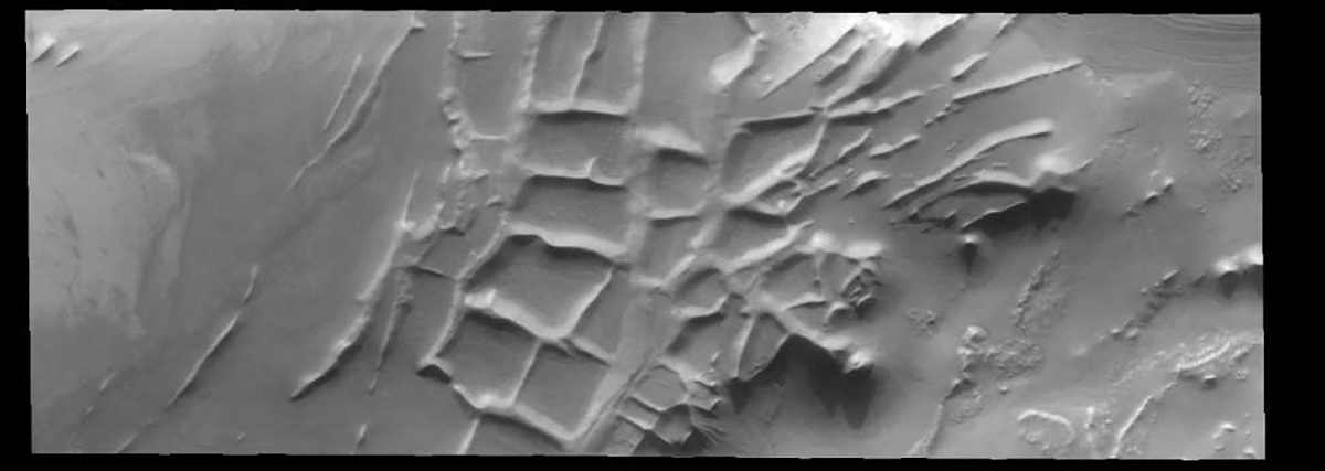 Angustus Labyrinthus, the 'Inca City' formation photographed on Mars by the Mariner 9 spacecraft in 1972. Credit: NASA/JPL-Caltech/Arizona State University