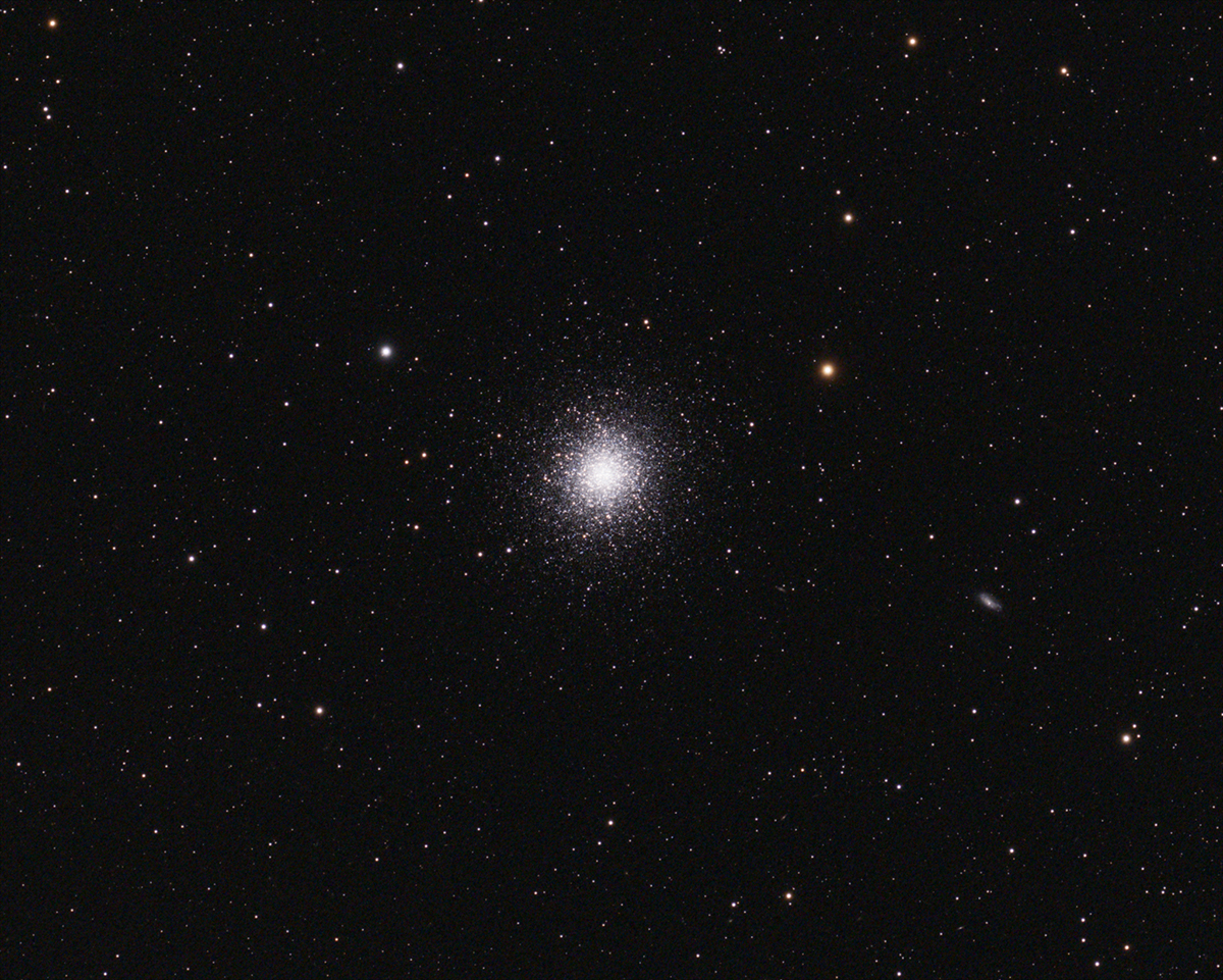 Globular cluster M13 had round, tight stars from corner to corner, 120x 30”. Image taken with a ZWO ASI2600MC Air on board. Credit: Ivana Peranic