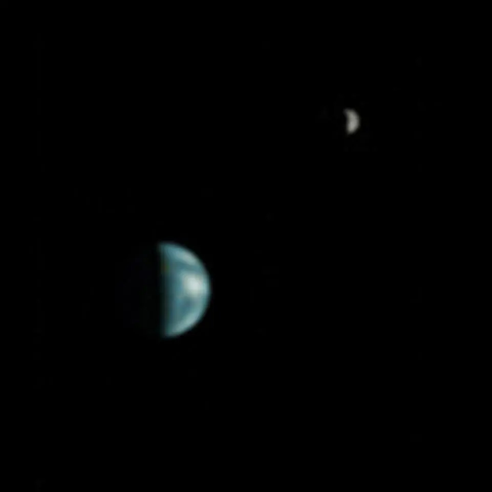 A view of Earth and our Moon captured from Mars orbit by the Mars Global Surveyor on 8 May 2003 at 13:00 UTC. Credit: NASA/JPL-Caltech/Malin Space Science Systems