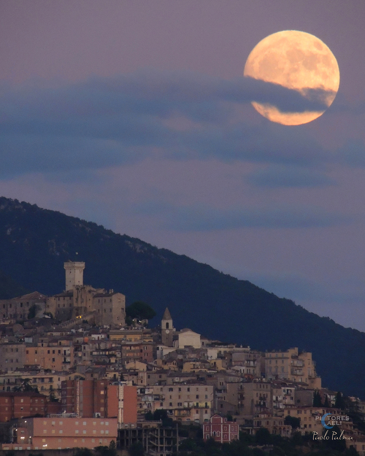 The 2025 Buck Moon captured by Paolo Palma over Palombara Sabina near Rome, Italy, 9 July 2025. Single shots taken with a Nikon Coolpix P510 camera