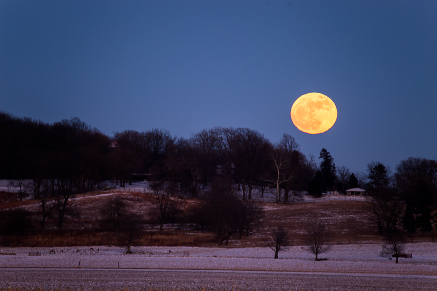 Supermoon Over Central Illinois by Joshua Rhoades, Elkhart, Illinois, USA. Equipment: Canon 6D, Sigma 100-400mm lens.