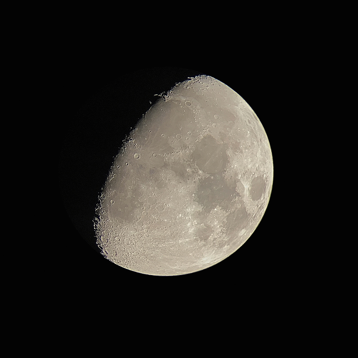 The Moon, taken with the Bresser ISA Space Exploration NASA 70/700 AZ telescope on an iPhone 5s using the 20mm eyepiece and smartphone adaptor. Credit: Steve Richards