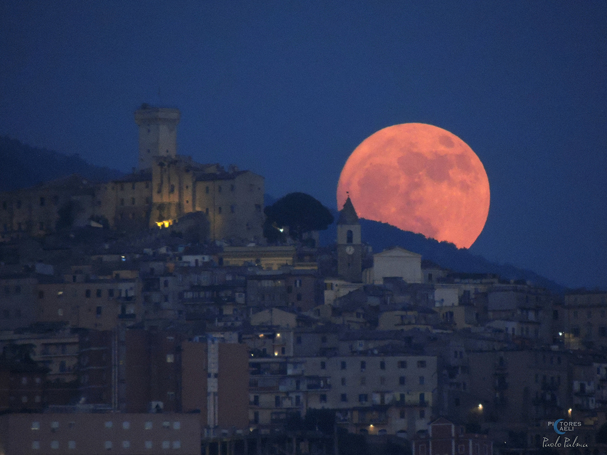 Strawberry Moon captured by Paolo Palma, Palombara Sabina, Roma, Italy, 10 June 2025. Equipment: Nikon Coolpix p510 camera