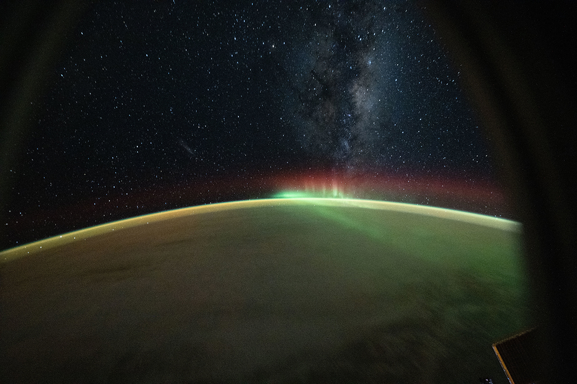 ISS astronaut Chris William’s 2026 photo captures the Milky Way and the aurora in a single shot. Credit: NASA