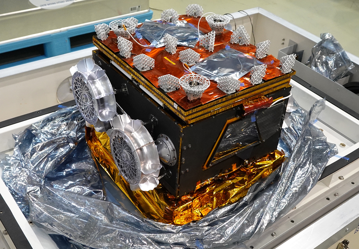 The IDEFIX rover was developed by CNES (French National Centre for Space Studies) and DLR (German Aerospace Center) and will be installed on the Martian Moons eXploration (MMX) mission spacecraft