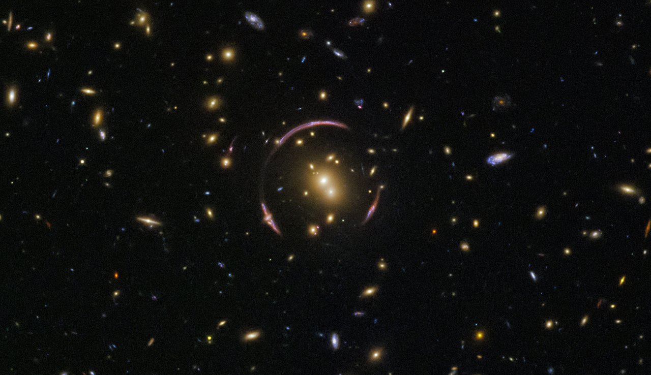 Einstein ring