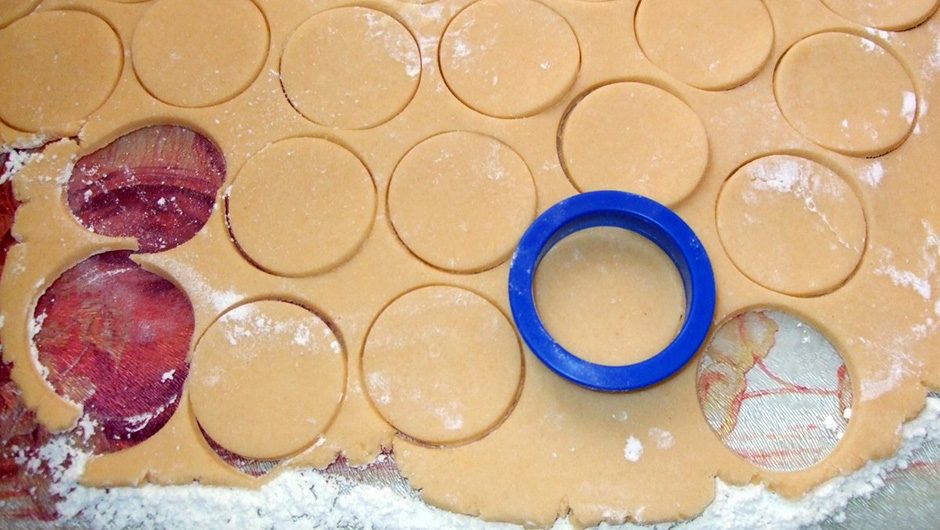 Solar eclipse cookies recipe step 4