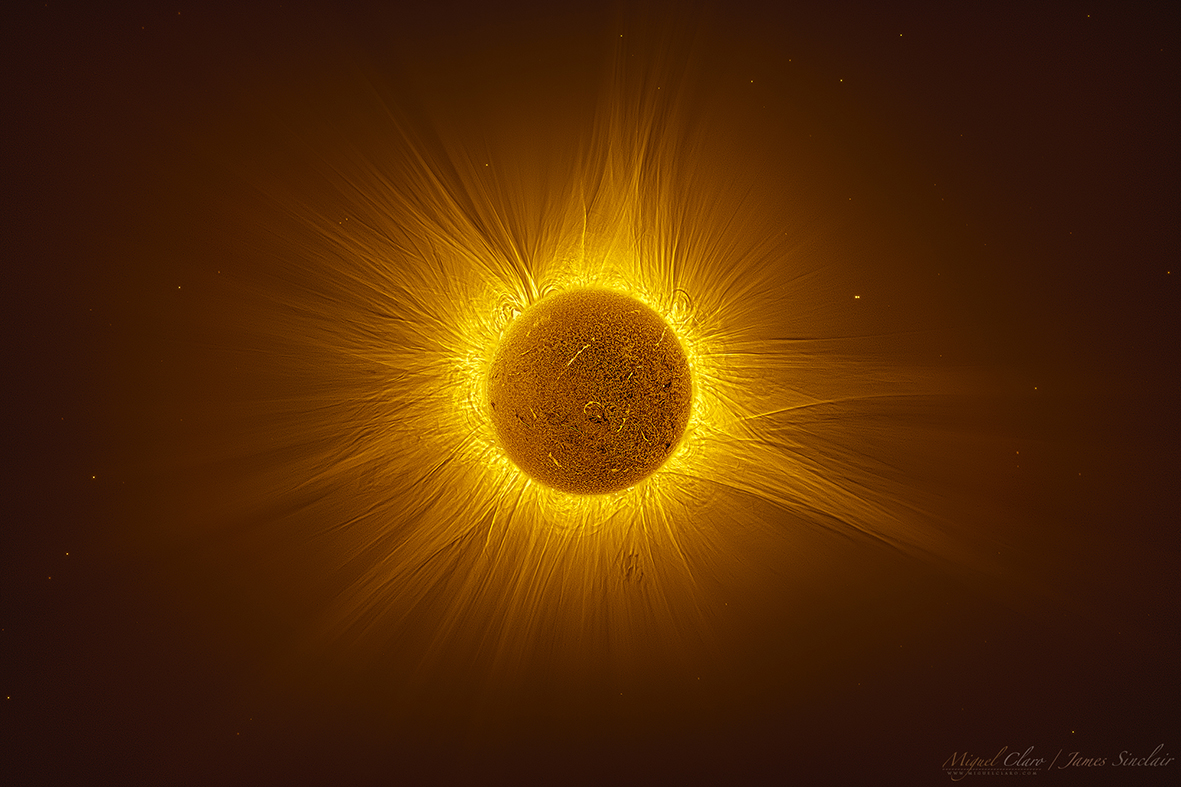 Photograph of both the solar chromosphere and the corona