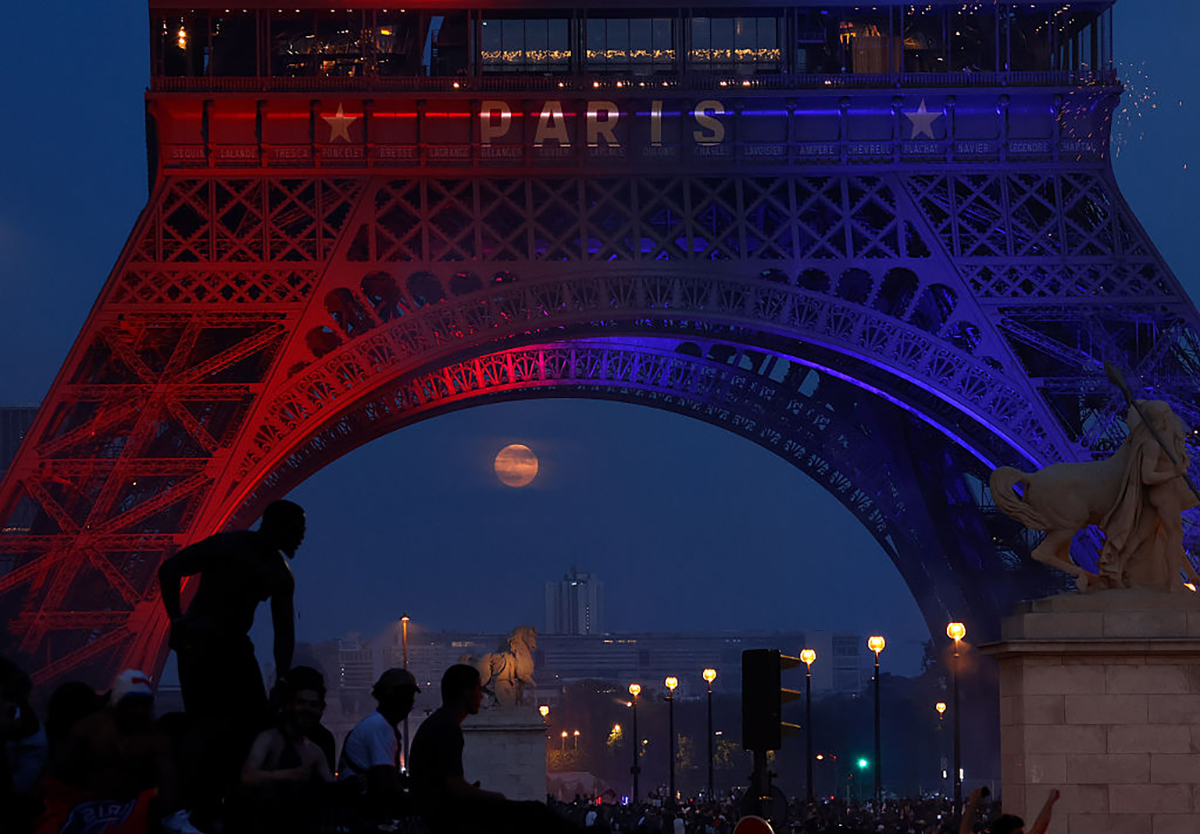 The just-before-full Moon rising behind the Eiffel Tower, Paris, 30 May 2026. Photo by Gary Hershorn/Getty Images