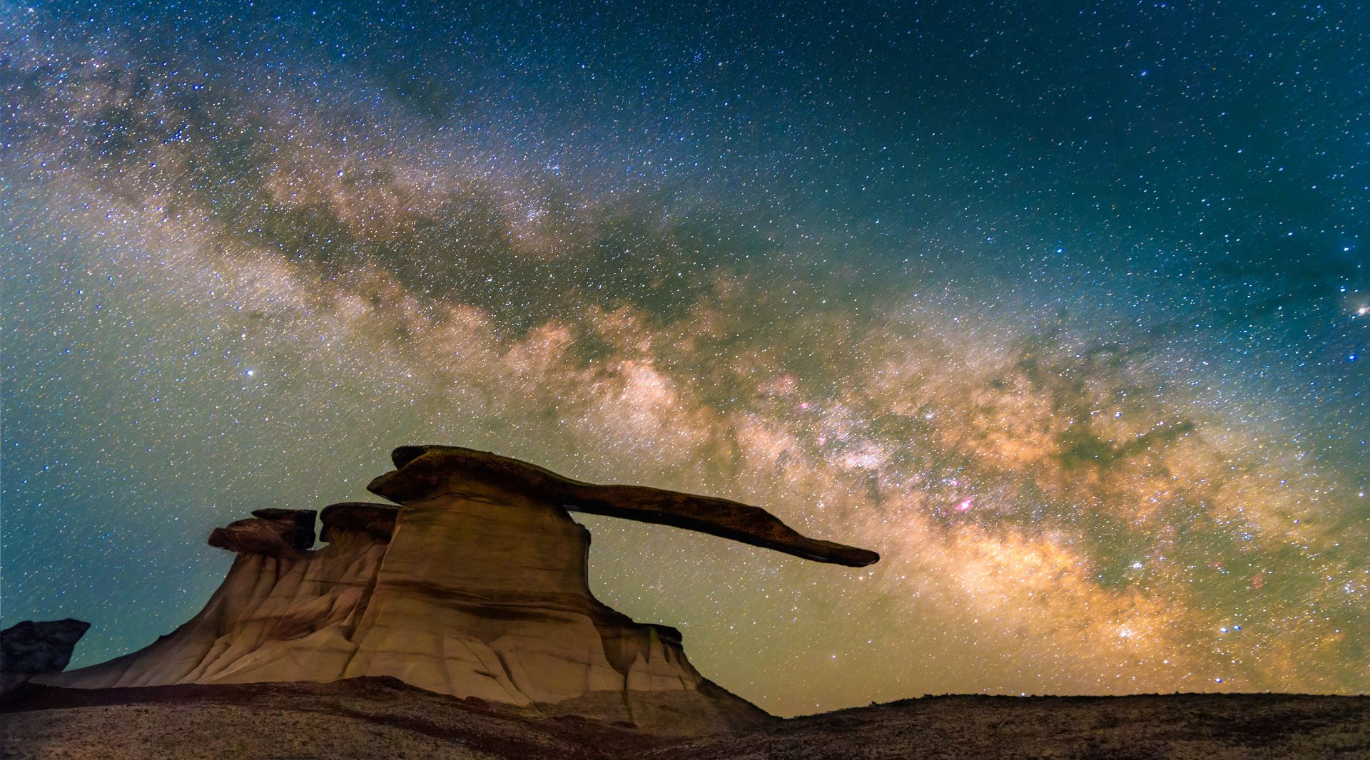 Milky Way over New Mexico Greg Meyer, Bloomfield, New Mexico, USA, 12 May 2026 Equipment: Canon EOS R6 camera, Canon 14-35mm lens, Sky-Watcher Star Adventurer mount