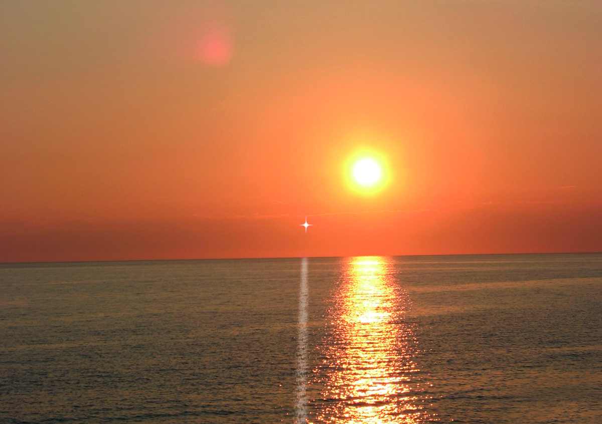 Artist's impression of a hot Jupiter twinkling in Earth's sky.