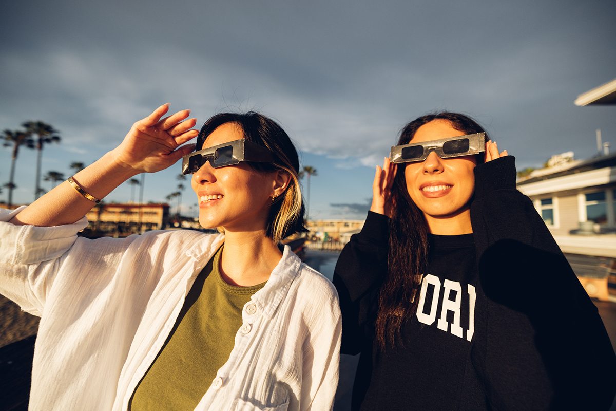 Solar eclipse stargazing. Credit: LeoPatrizi / Getty Images