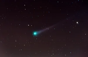 Comet Hyakutake over Young America, Minnesota, USA. Photo By JERRY HOLT/Star Tribune via Getty Images Comet Hyakutake over Young America, Minnesota, USA. Photo By JERRY HOLT/Star Tribune via Getty Images